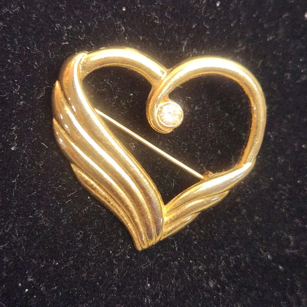 Vintage JJ Jonette Jewelry Gold Tone Winged Heart Rhinestone Brooch Pin